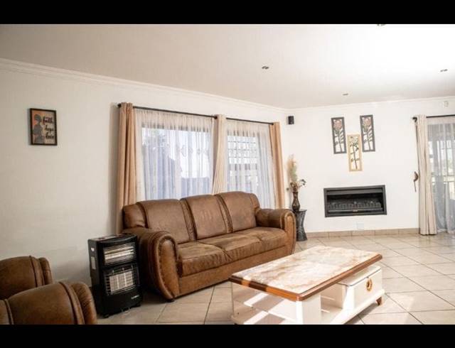 4 BEDROOM FREESTANDING FOR SALE IN TERENURE